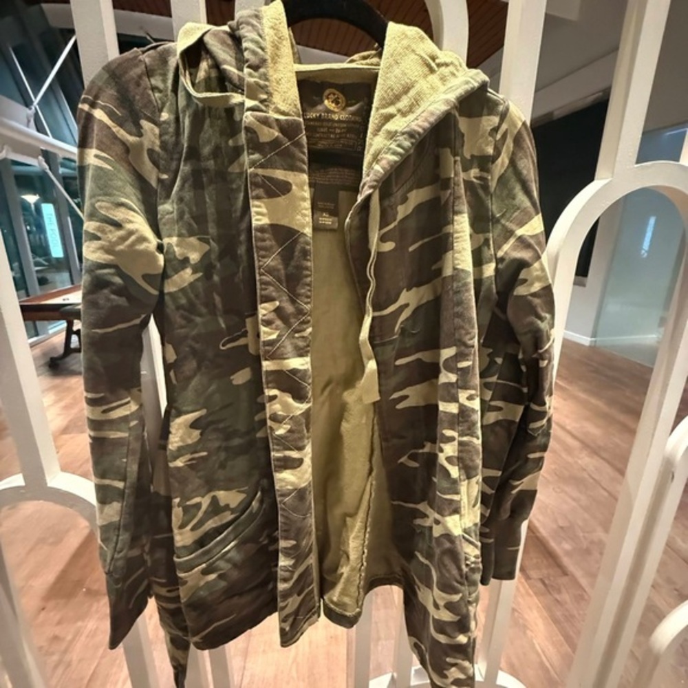 Lucky Brand Women’s Army Camouflage Utility Jacket w Belt and hood
